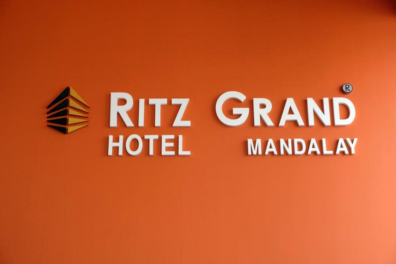 Ritz Grand Hotel Мандалей Екстериор снимка