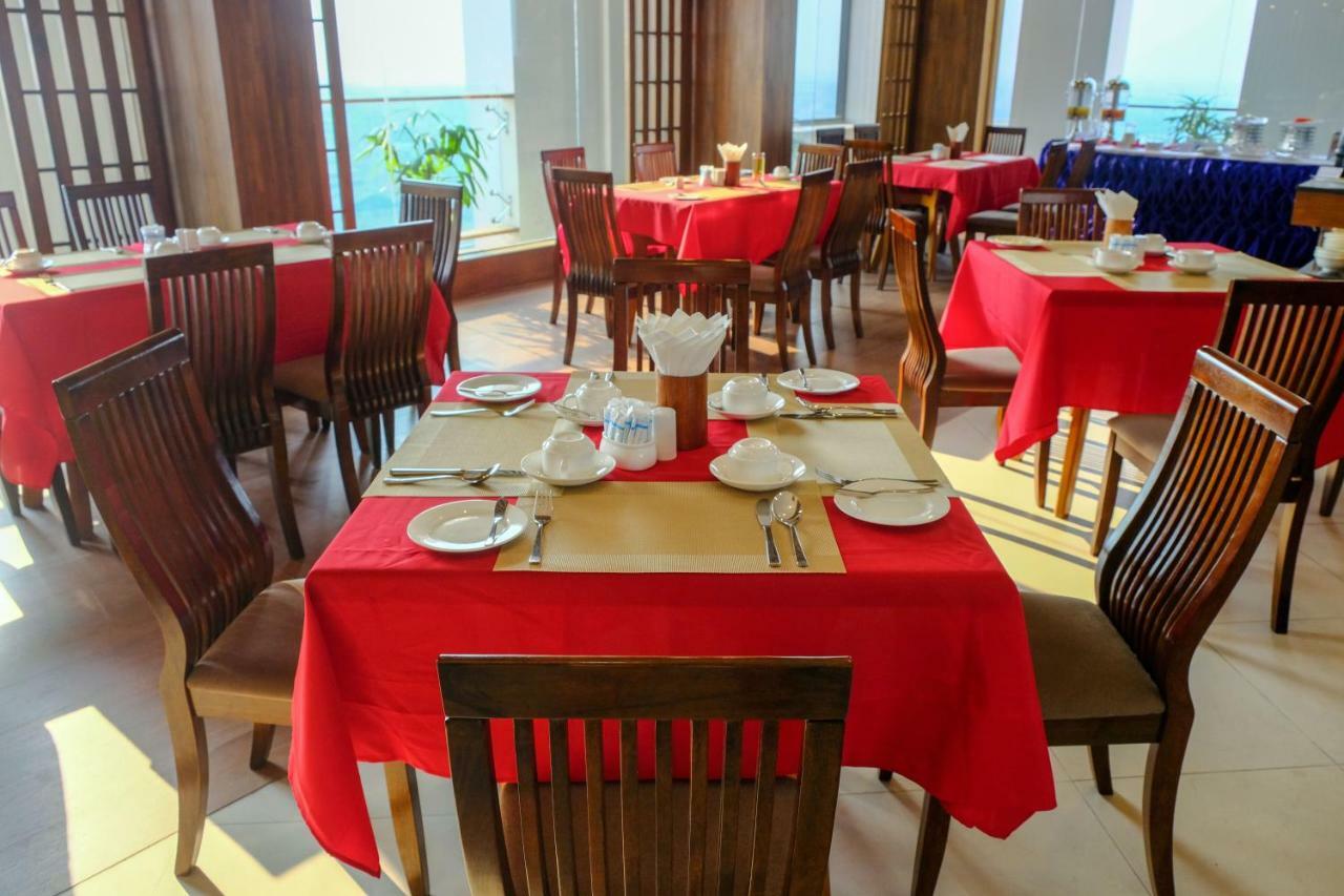 Ritz Grand Hotel Мандалей Екстериор снимка